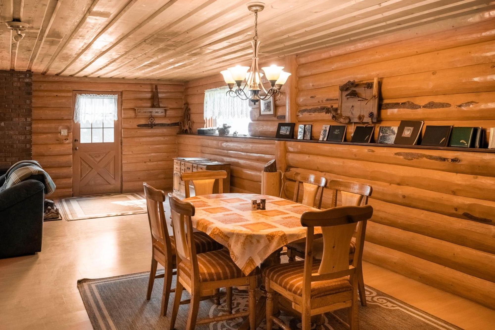 Beaver Guest Ranch Bridge Lake Екстер'єр фото