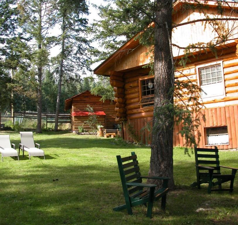Beaver Guest Ranch Bridge Lake Екстер'єр фото